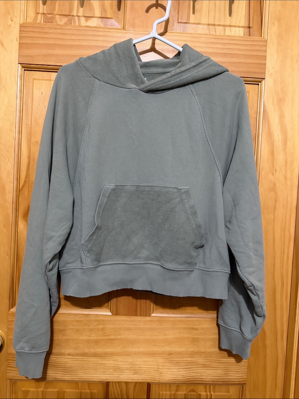 aerie Sage Green Women's Hooded Cropped Boxy Pullover Sweatshirt, Medium.